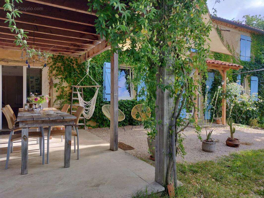 Maison à VIC-FEZENSAC