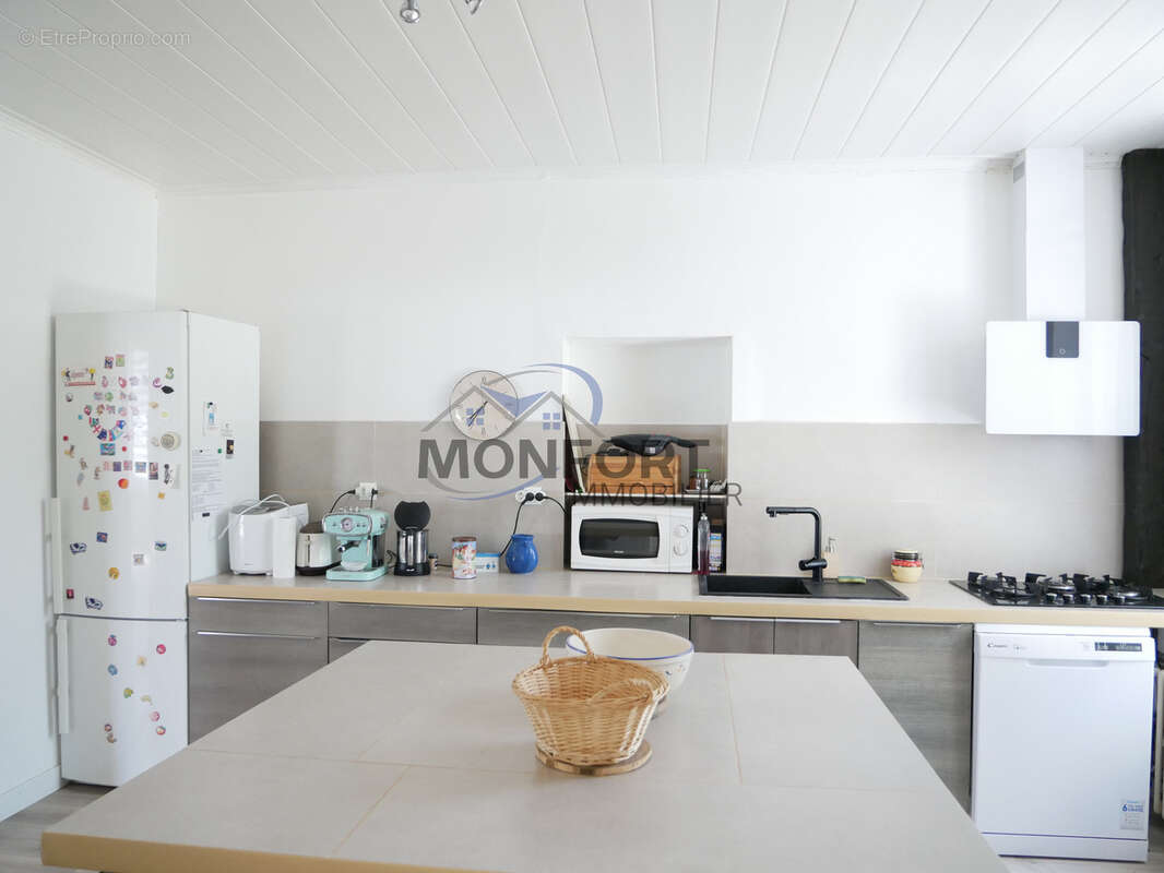 Grande maison en pierre rénovée avec T2 indépendant, dépendances et parc arboré - photo 7