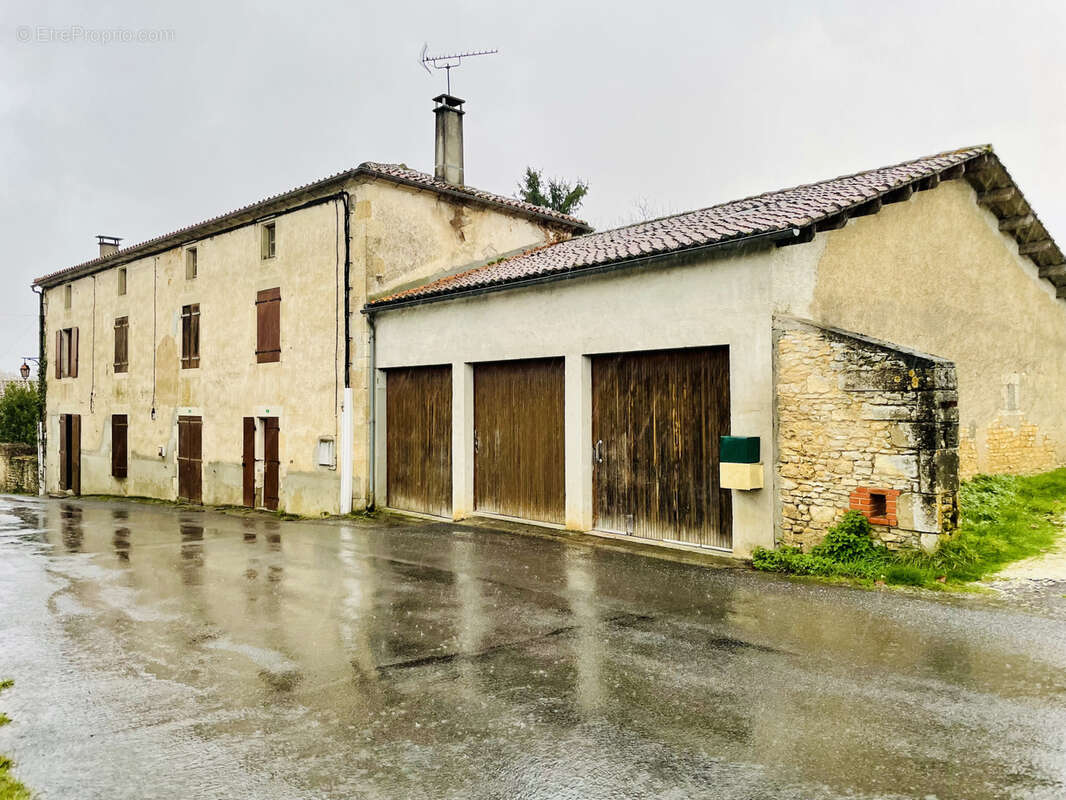 Maison à SAINT-LAURENT-DE-CERIS