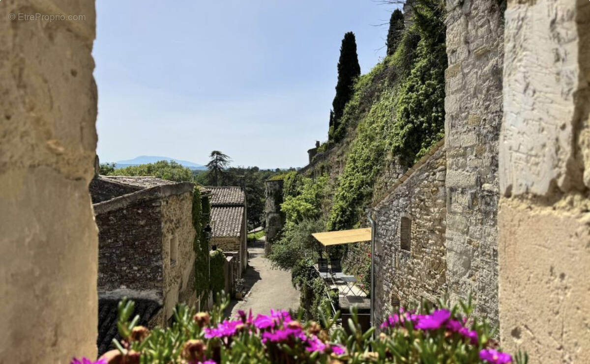 Maison à GRIGNAN