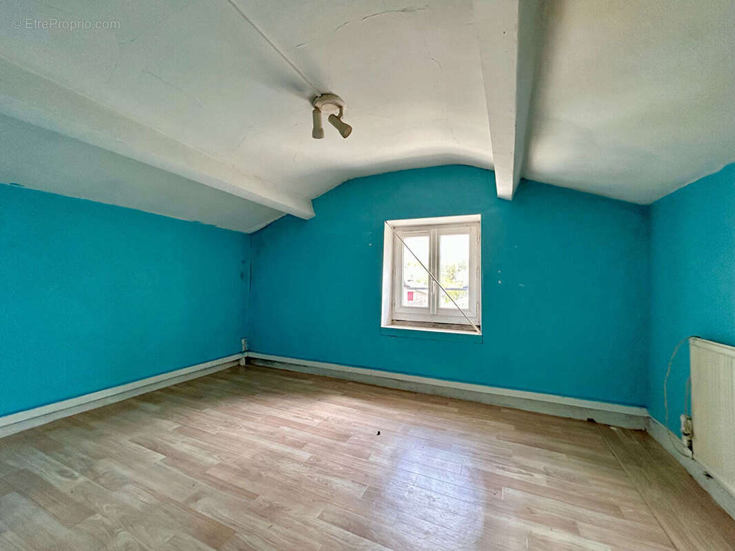 Maison à MAZIERES-EN-GATINE