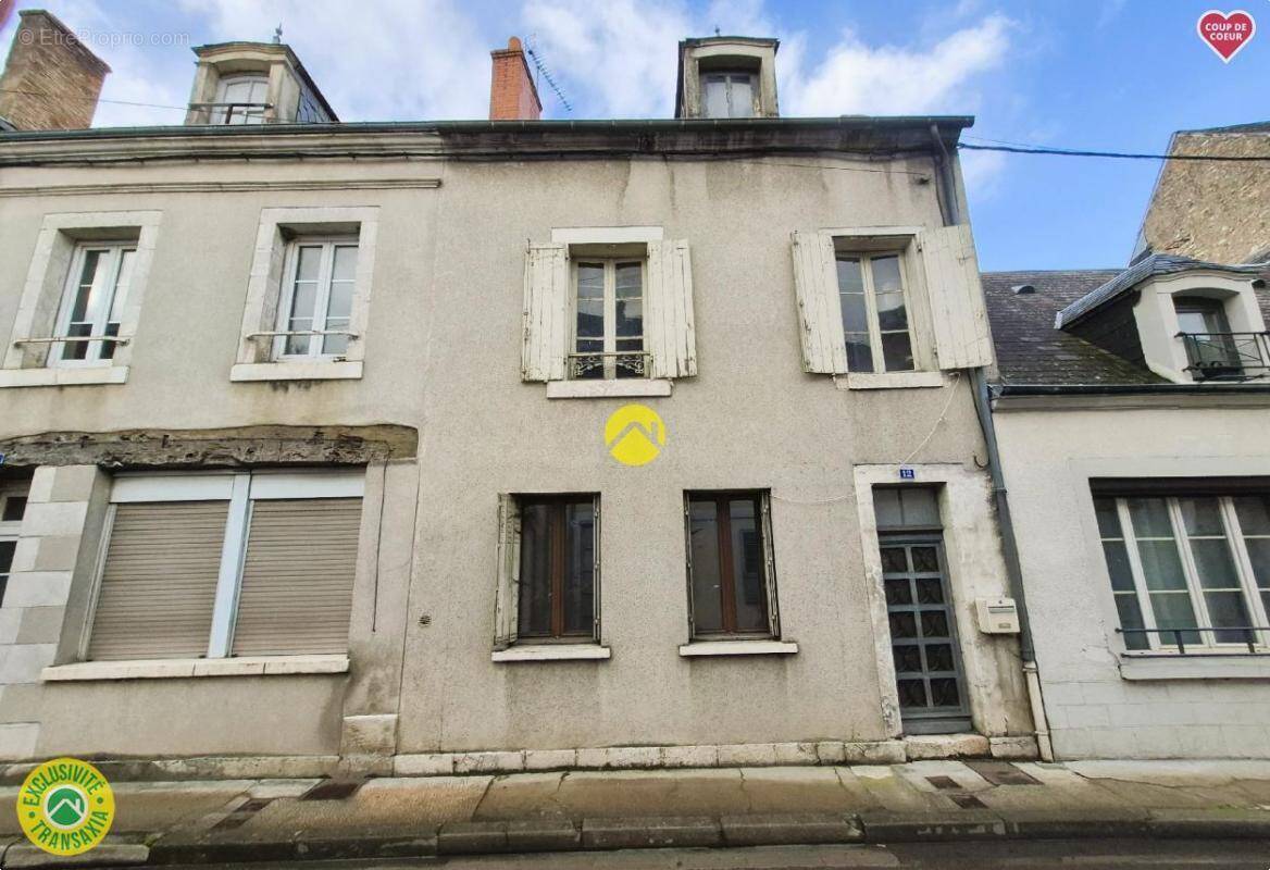 Maison à LIGNIERES