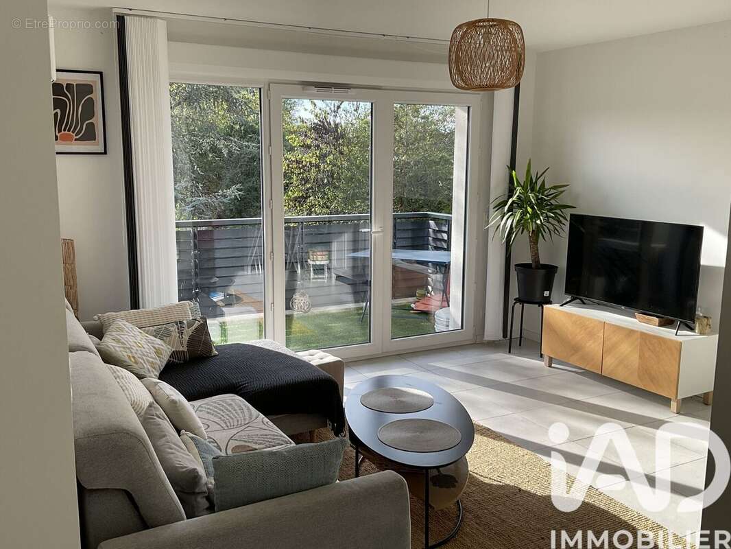 Photo 2 - Appartement à PAREMPUYRE