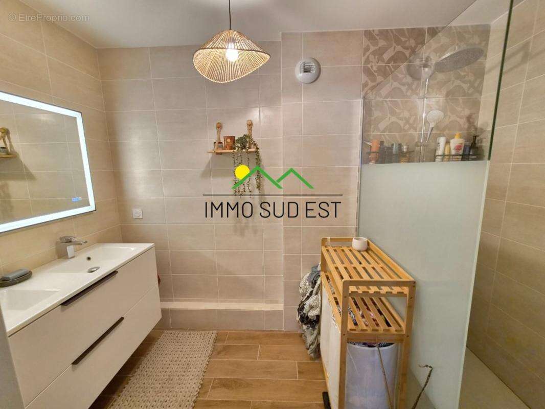 Appartement à BOURG-DE-PEAGE