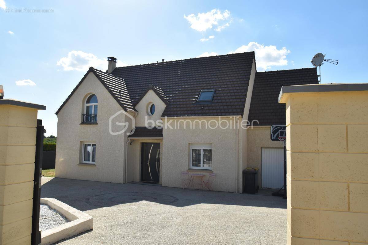 Maison à AUNEAU