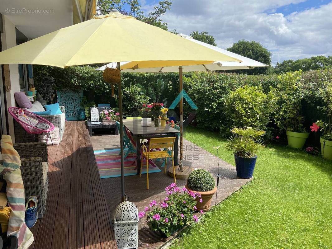 Appartement à LE MESNIL-LE-ROI