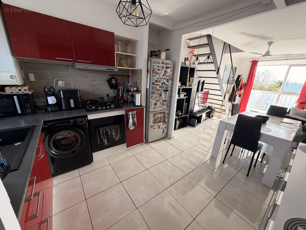 Appartement à MARSEILLE-4E