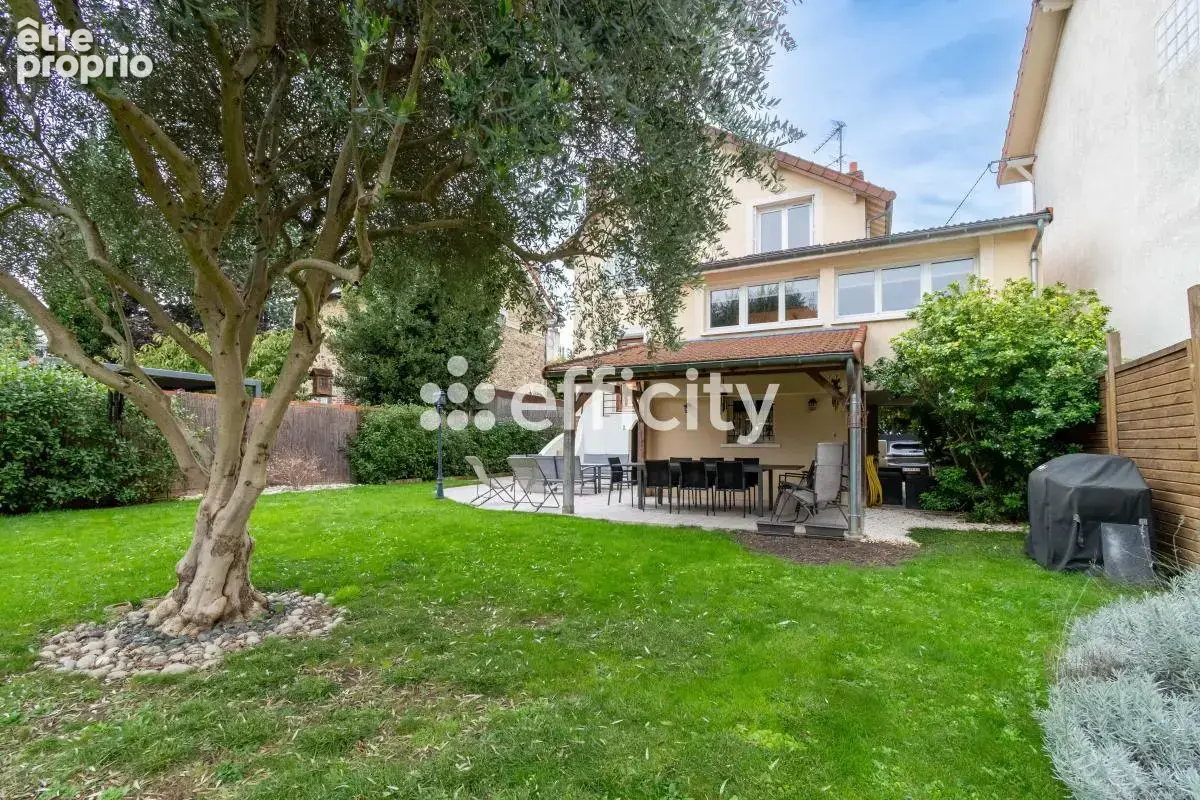 Maison 6 pièces 137 m² à vendre à Villeneuve-Le-Roi (94290) - photo 2