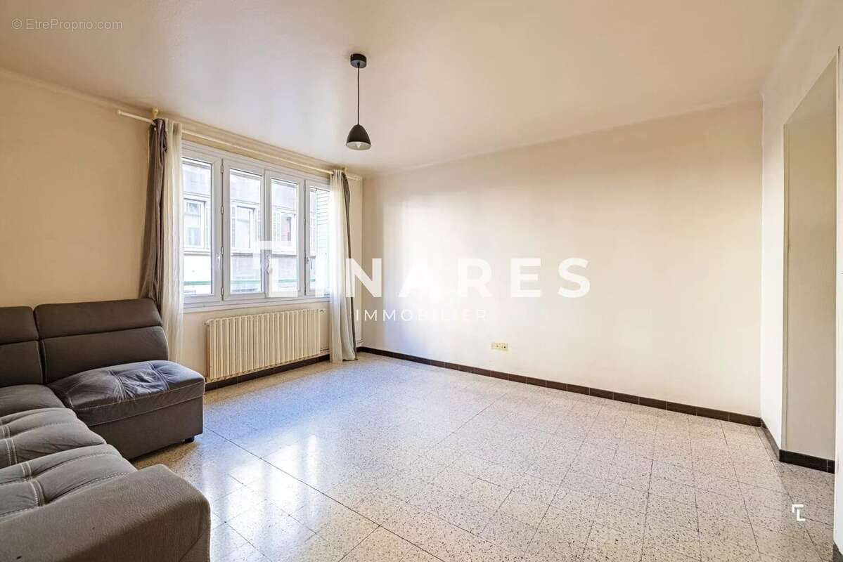 Appartement à MARSEILLE-3E