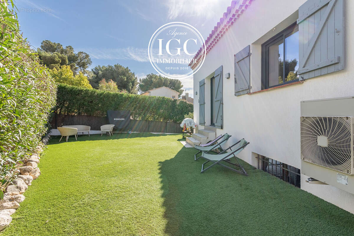 Villa de 200 m2 avec vue mer à Carry - photo 3