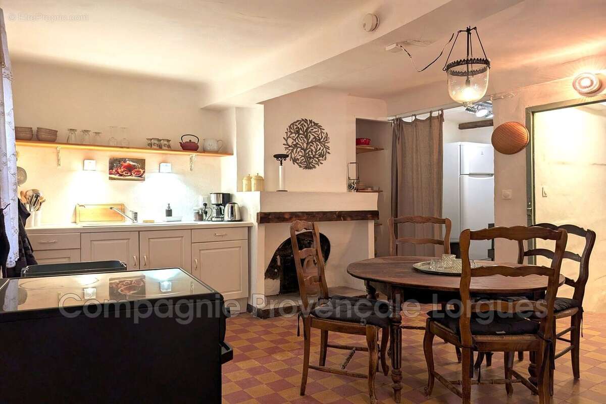 Appartement à COTIGNAC