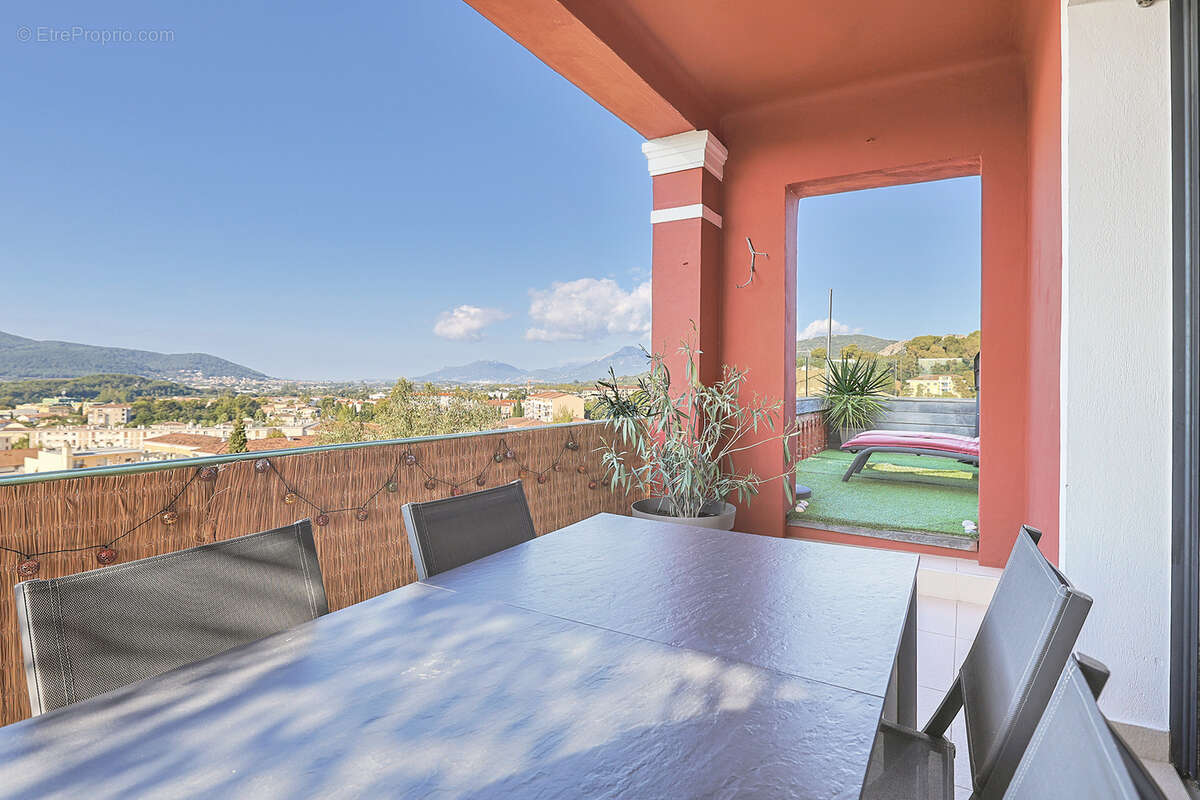 Appartement à HYERES