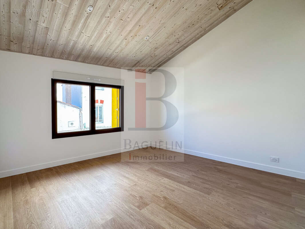 Appartement à FOURAS