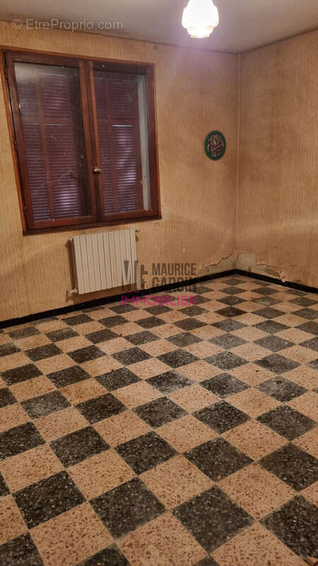 Maison 118 m² à Entraigues-Sur-La-Sorgue  - photo 9