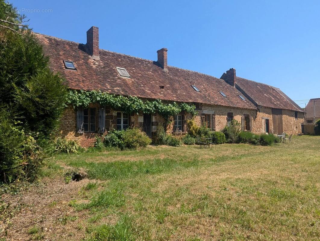 Maison à CHAILLAC