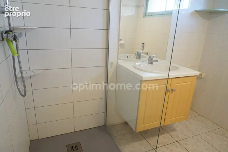 Maison de 155 m² à vendre en excellent état, 4 chambres, 6 pièces et spacieux garage - photo 18