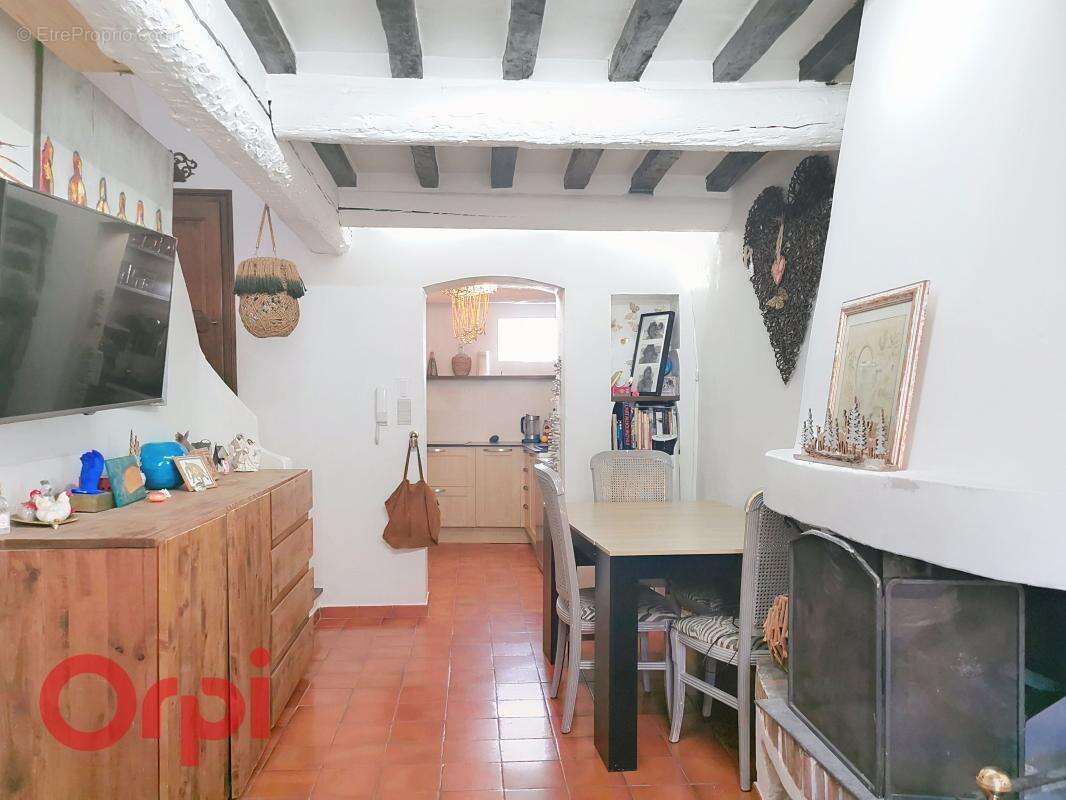 Maison à LE CASTELLET