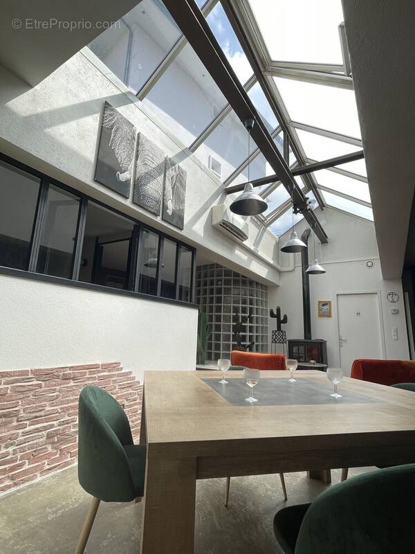 Photo 1 - Commerce à ANNECY