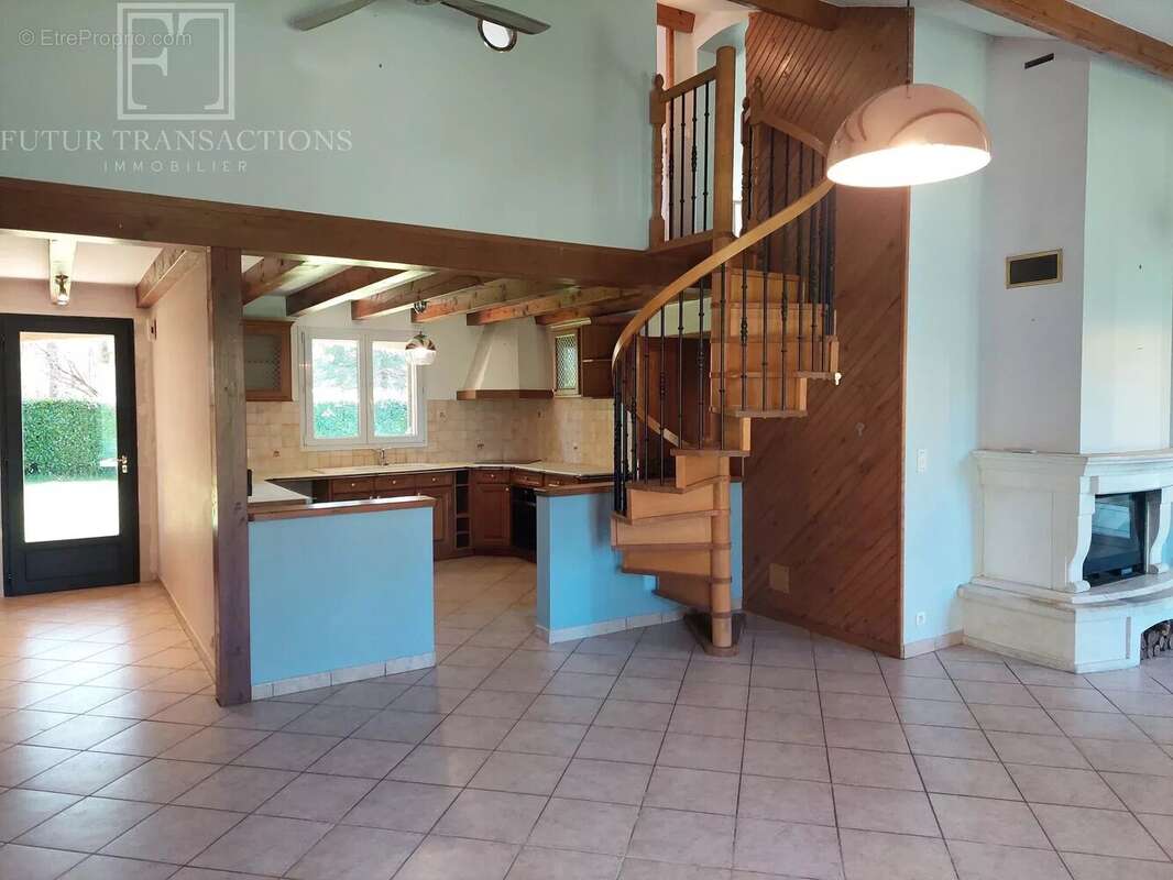 Maison à SAINT-ESTEPHE