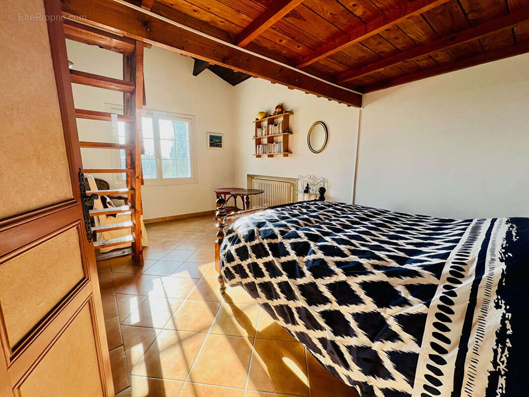 Maison ISTRES T4 de 200m² avec dépendance - photo 14