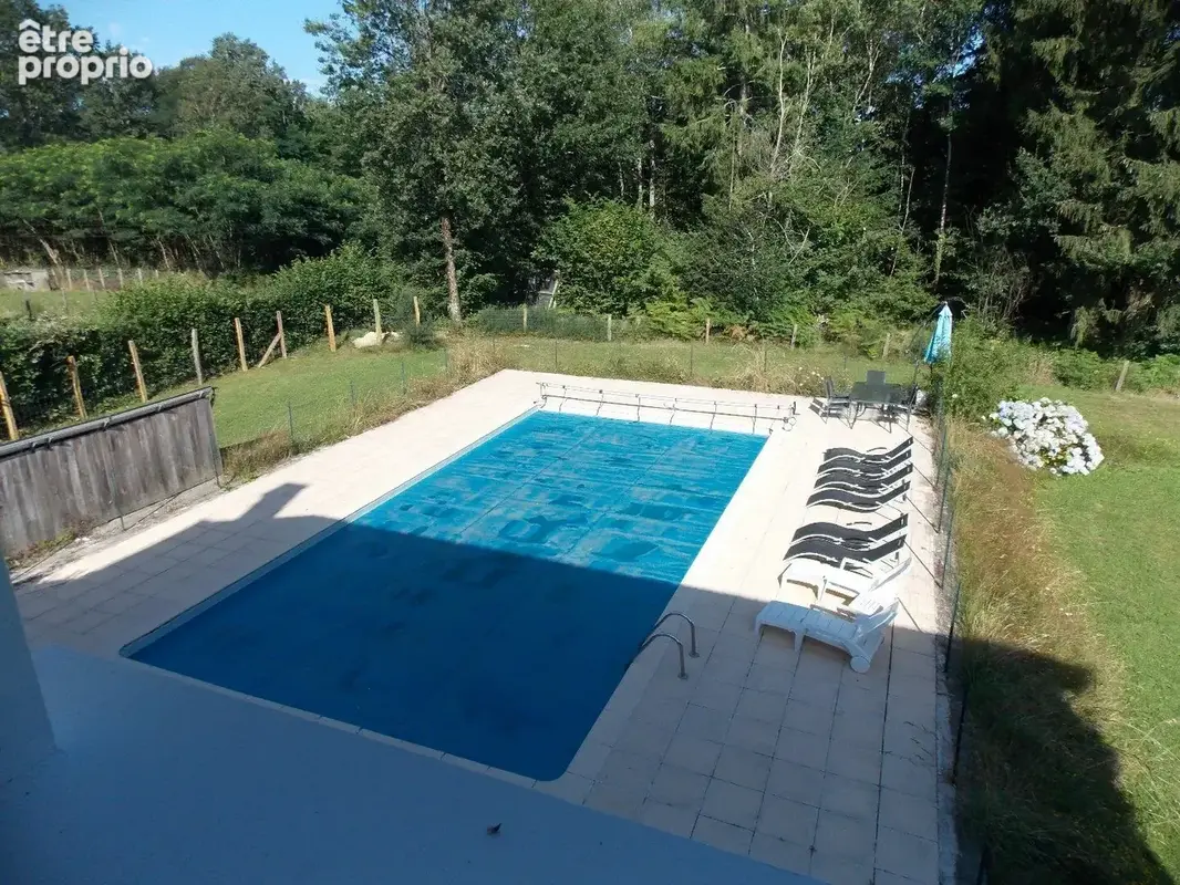 Belle maison individuelle en pierre rénovée de 6 chambres avec belle piscine et grand jardin attenant. - photo 8