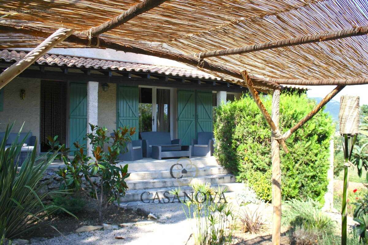 Propriété de charme à Poujols  165 m² habitables, piscine, grand terrain et vue nature près du lac du Salagou - photo 8