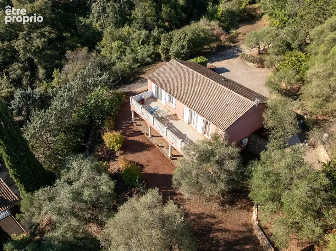 A VENDRE EN EXCLUSIVITE ! À  VIDAUBAN Maison de plain-pied 5 pièces 113 m2  sur un terrain de 2500m2 - photo 2