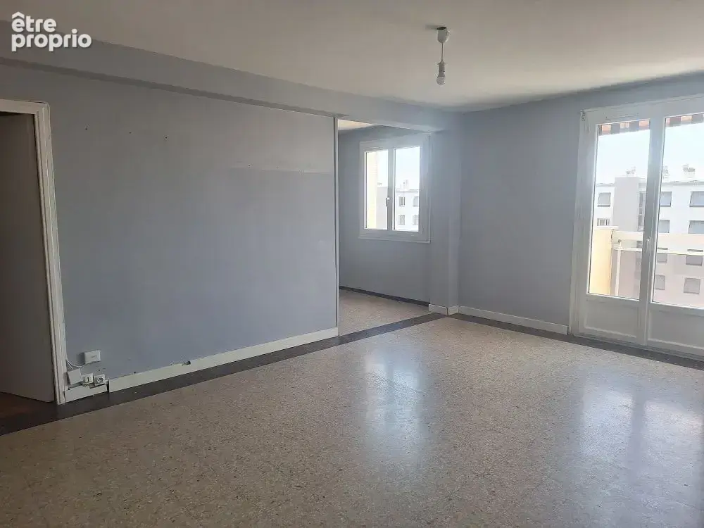 Appartement 4 pièces 80 m² à vendre à Sainte-Foy-Les-Lyon (69110) - photo 2