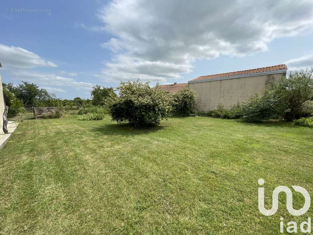 Photo 2 - Maison à LACHAISE