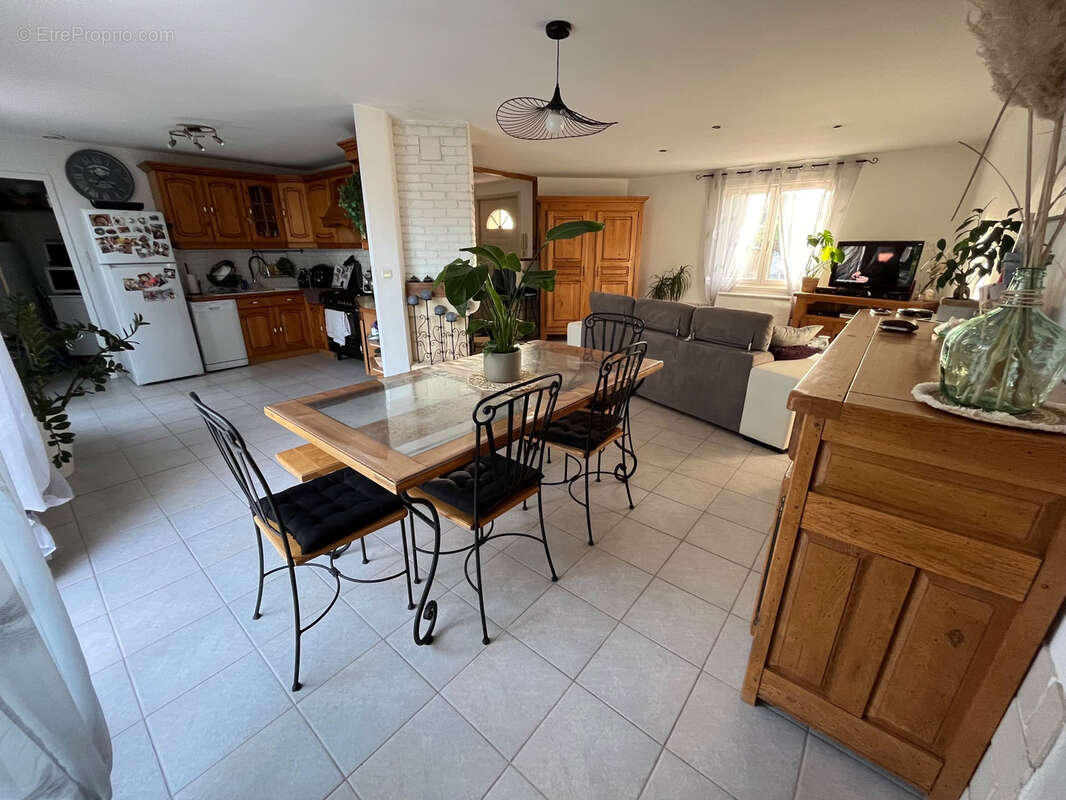 En exclusivite coquette villa plain pieds de 109 m2 sur 1100 m2 de terrain - photo 4