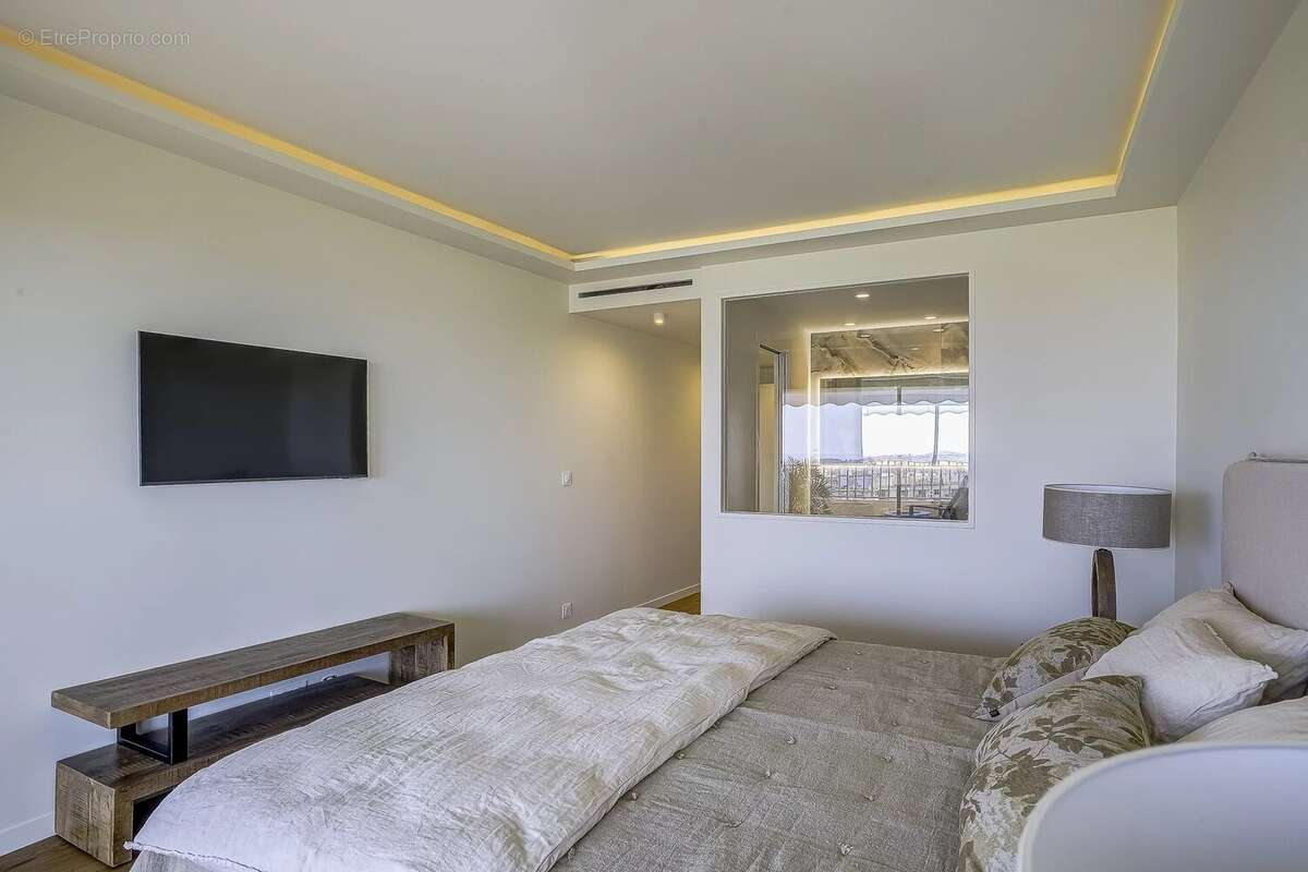 Cannes, Basse Californie - Appartement 4 pièces vue mer  111 m² - photo 20