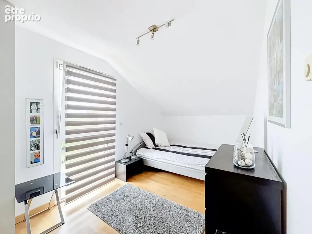 Maison familiale T5 de 190 m² avec jardin arboré, vue Salève & Jura COLLONGES SOUS SALEVE (74) - photo 13
