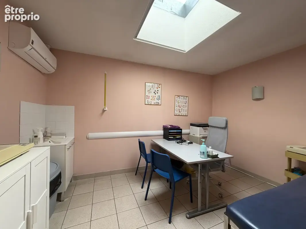 Local Professionnel - Idéal Prof. médicale - 150 m2 Plein Pied - ORLEANS - photo 8