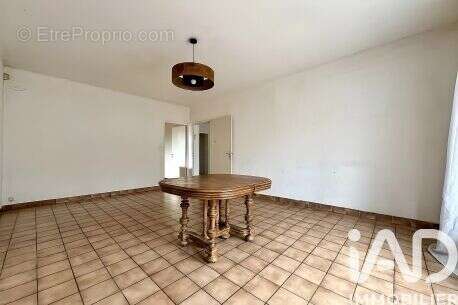 Photo 5 - Appartement à PERNES-LES-FONTAINES