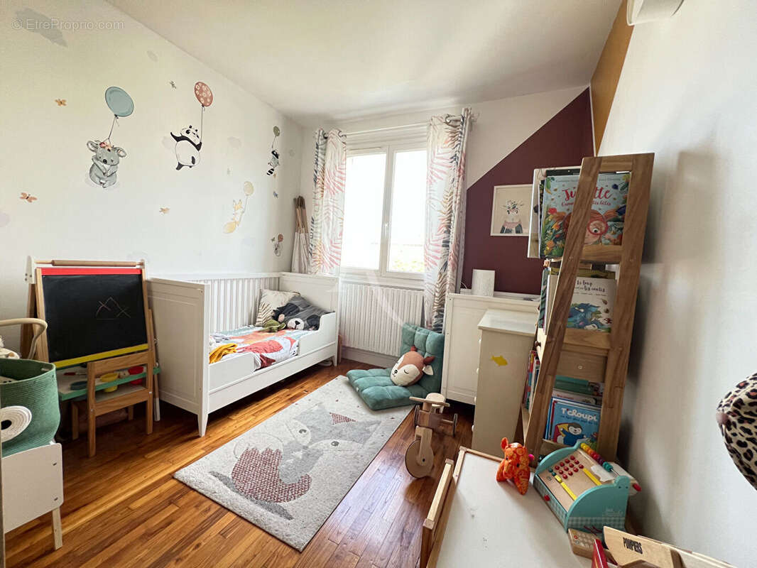 Appartement à FONTENAY-SOUS-BOIS