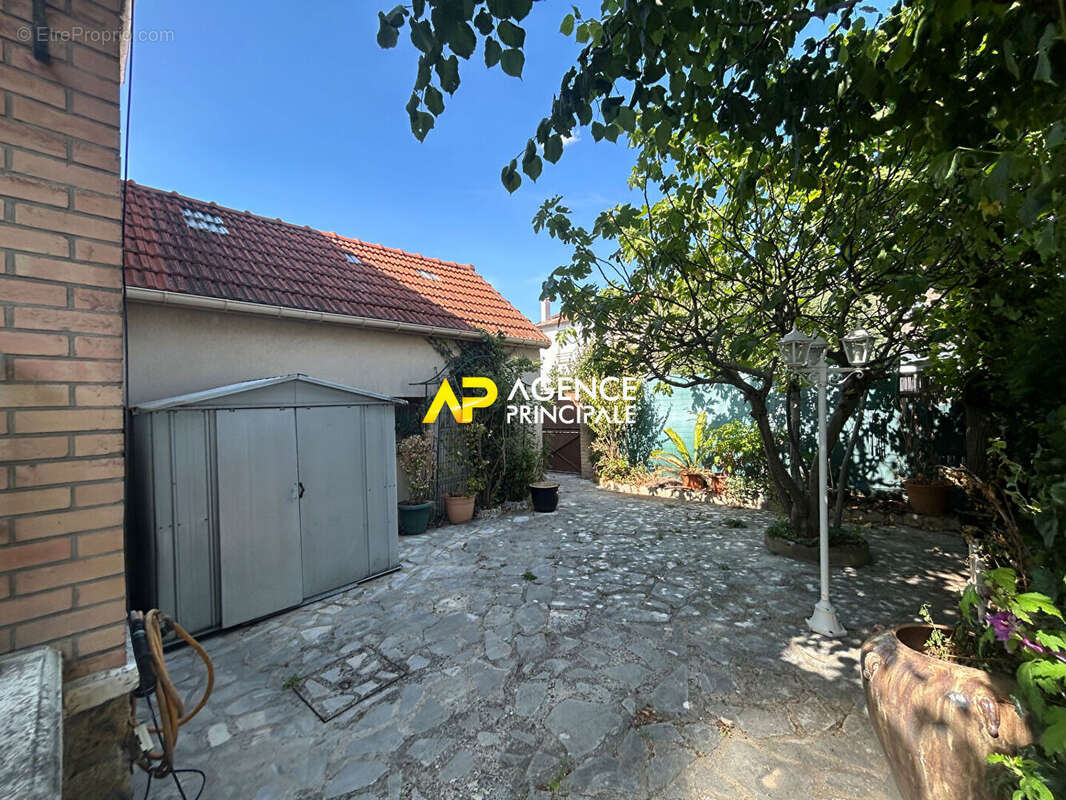 Bezons _ secteur des chenes_ maison - photo 5
