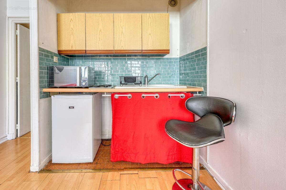 Studio réinventé à 3 min du port: hyper‑centre Cassis, prêt à louer – 180 000 € FAI - photo 5