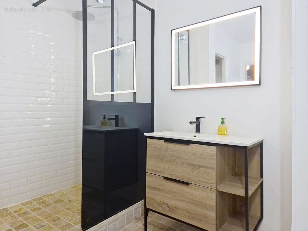 Appartement à PARIS-20E