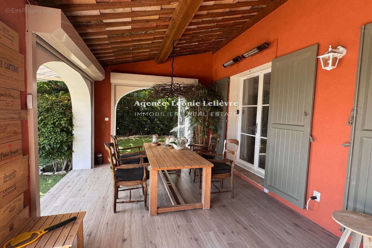 Maison à LES ISSAMBRES