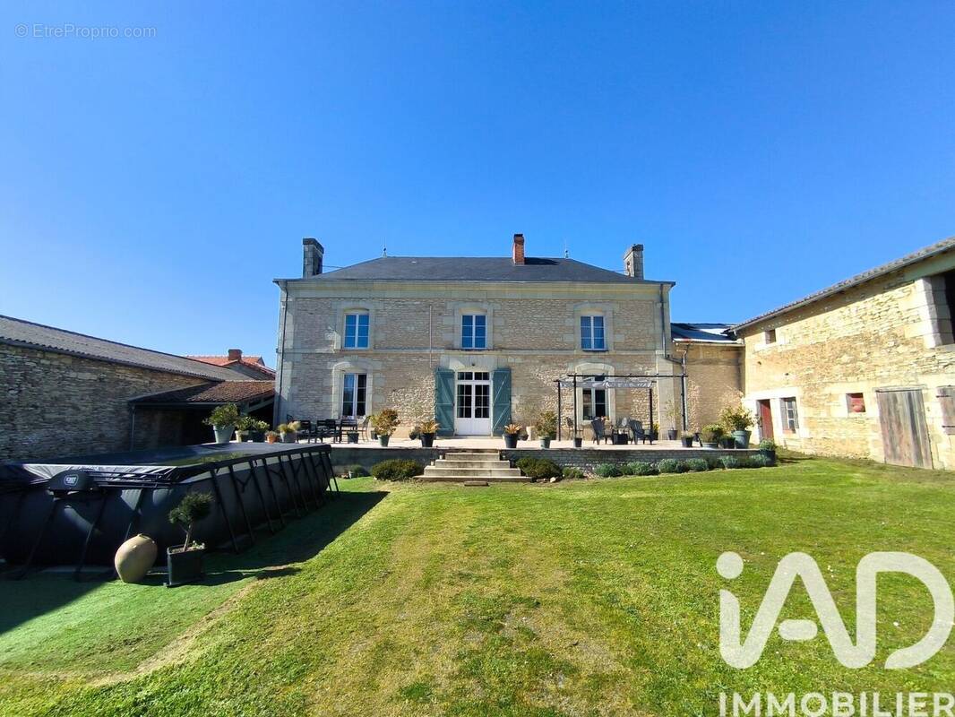 Photo 1 - Maison à MIREBEAU