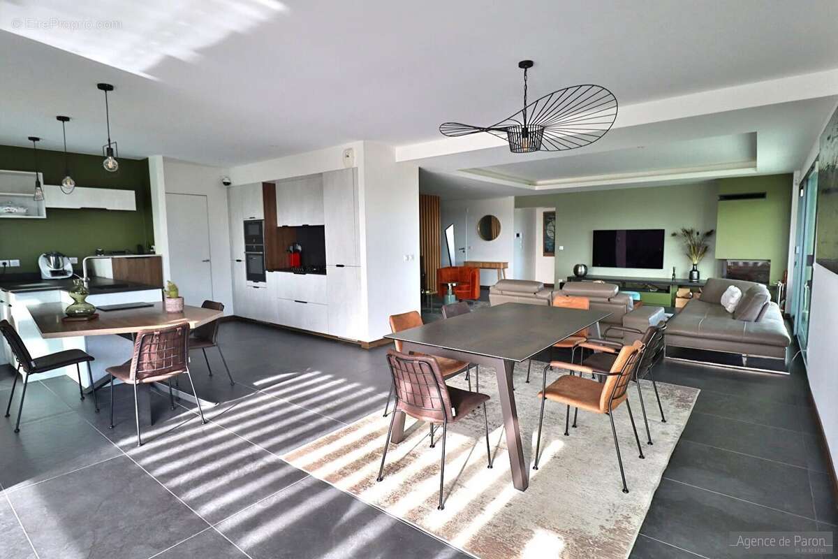 Maison à VERRIERES-LE-BUISSON