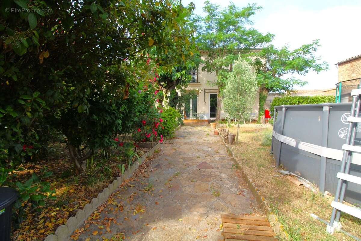 Maison à ROUJAN