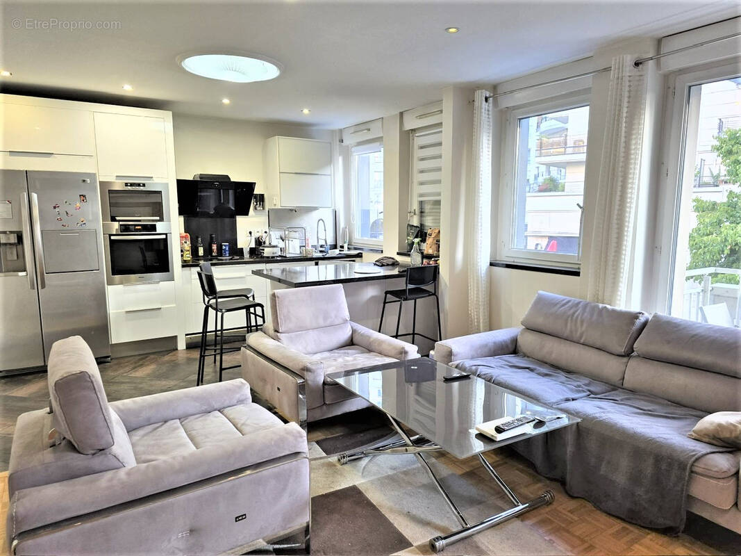 Appartement à COURBEVOIE