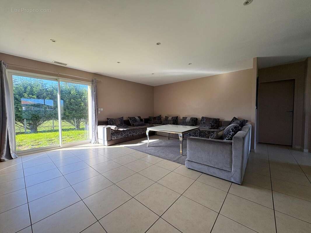 Photo 4 - Maison à MONTBETON