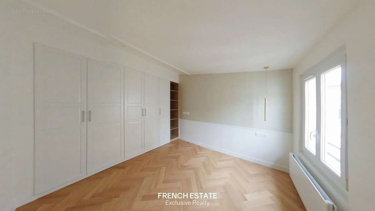 Appartement à PARIS-1E