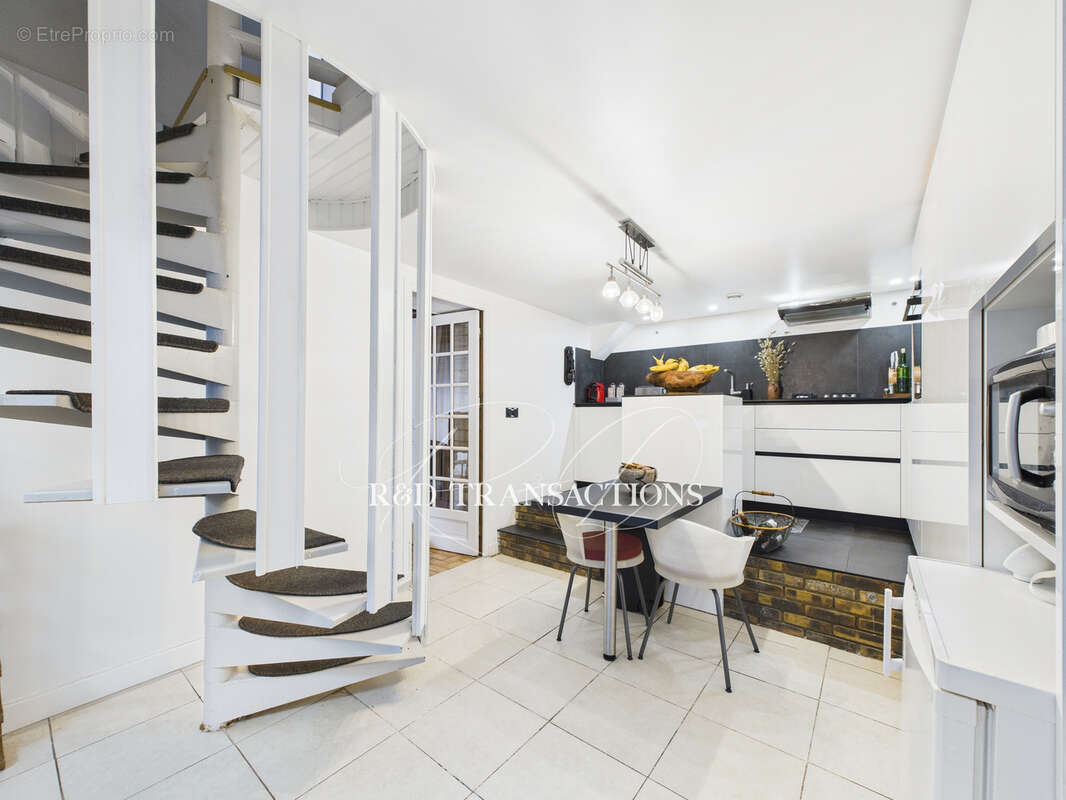 Maison à SURESNES