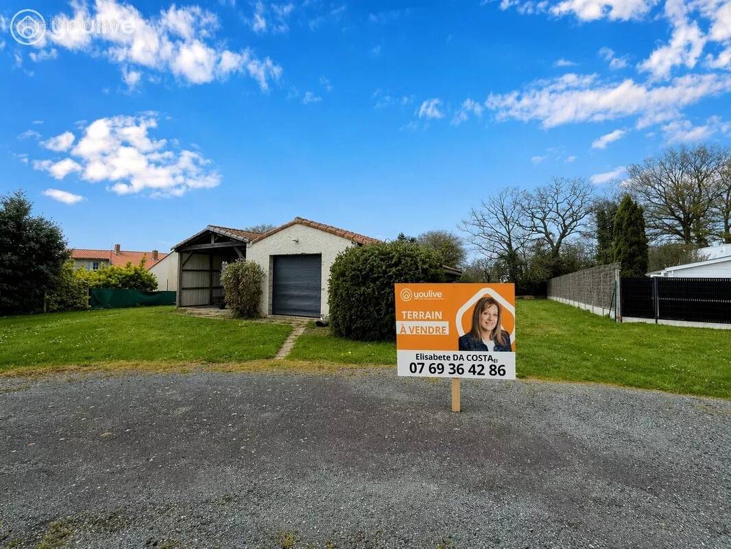 Terrain à LA ROCHE-SUR-YON