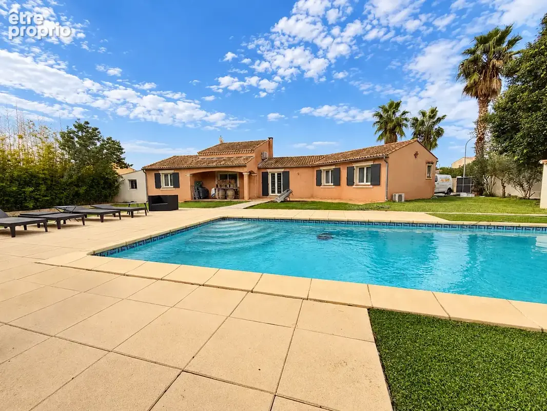 Vend maison de 163m2 avec piscine et garage sur un terrain de 1052m2 - photo 1