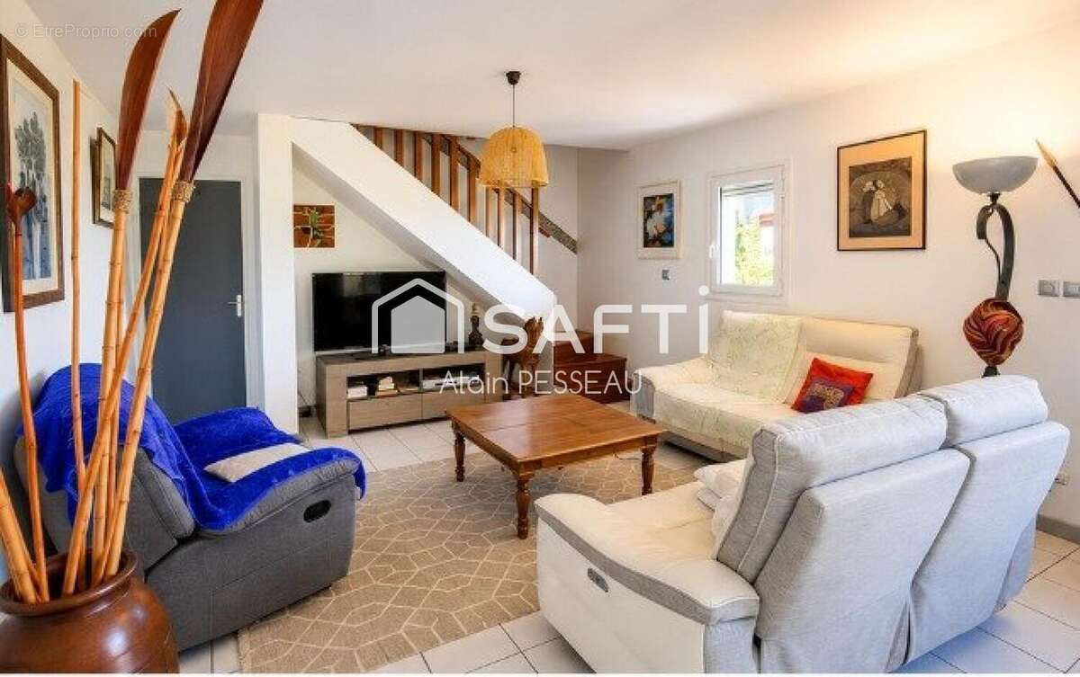 Photo 2 - Maison à SAINT-PIERRE
