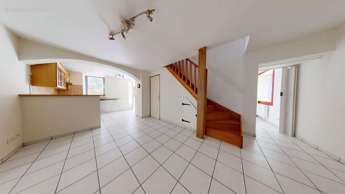 Maison 75 m² à Ambronay  - photo 2
